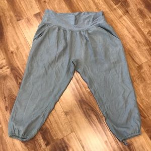 Lululemon Linen Crops